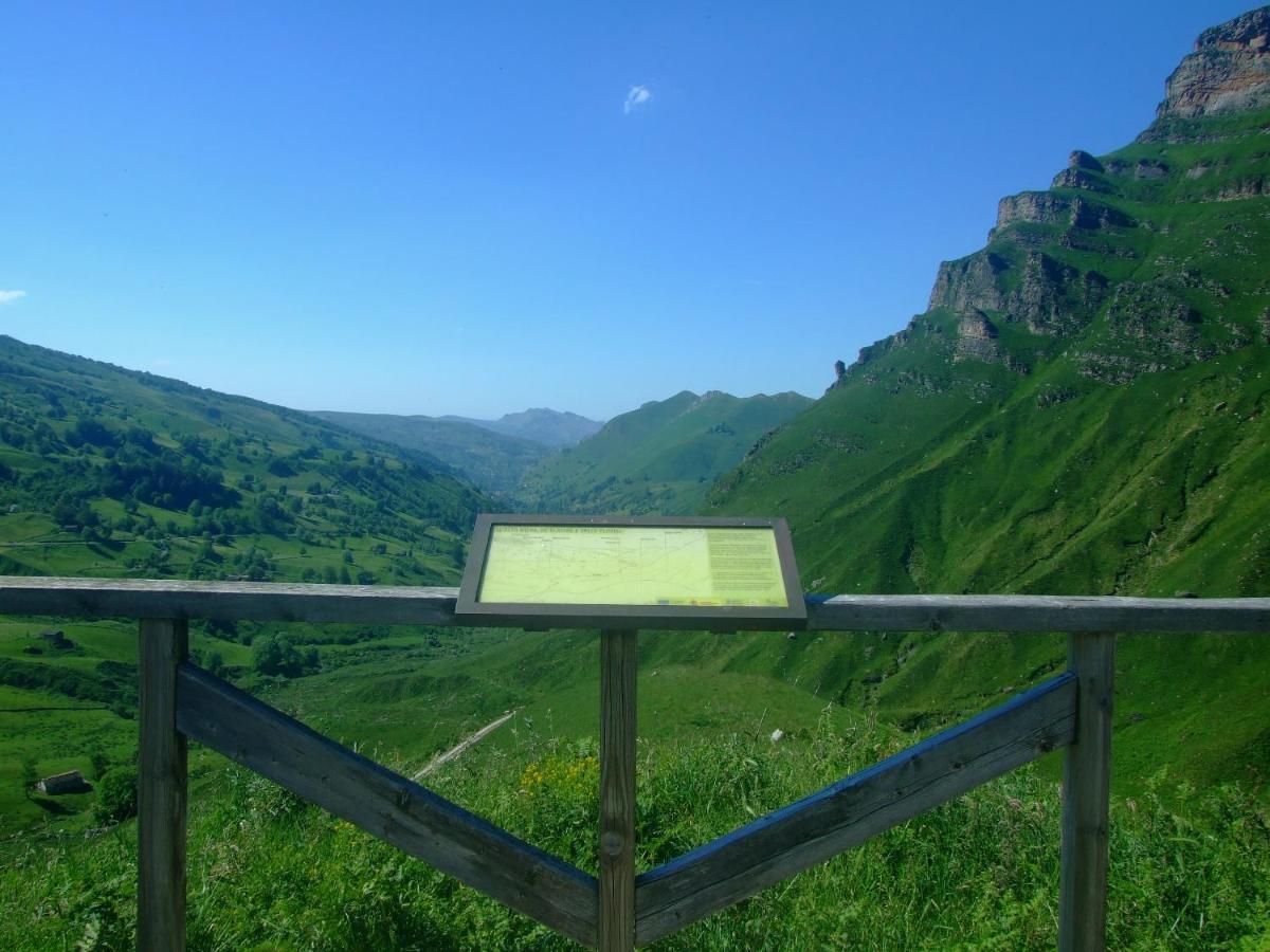 Las Hayucas San Roque de Riomiera Luaran gambar